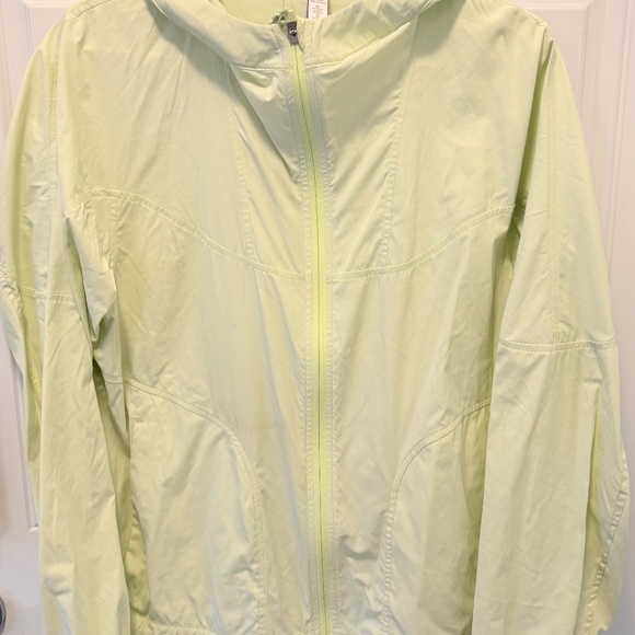 Lululemon lightweight windbreaker - Picture 1 of 5